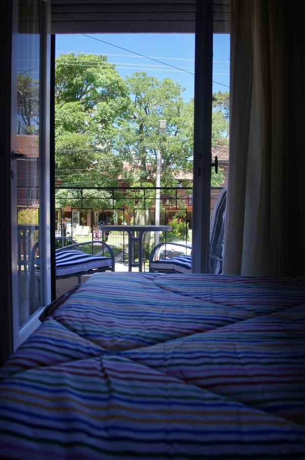 Hosteria Robert Villa Gesell Exteriör bild
